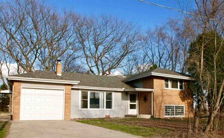 315 S Show St, Capron, IL 61012