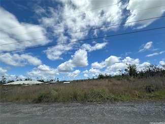 14 Leila Rd, Mountain View, HI 96771
