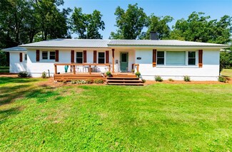 218 Turpentine Dr, Portal, GA 30450