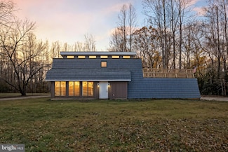 8550 Windsor Dr, King George, VA 22485