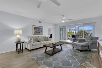 9101 Vanderbilt Dr Unit 203, Naples, FL 34108