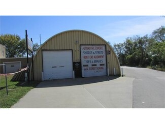 7176 Muncie Dr, Kansas City, KS 66111