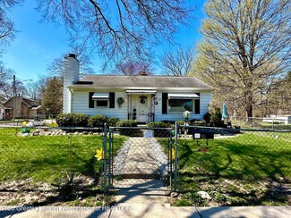 4218 Donald St, Lansing, MI 48910