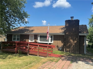 606 Central Ave, Tilton, IL 61833