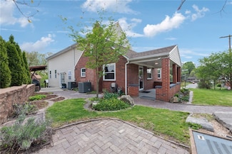3302 Crestview Dr, North Versailles, PA 15137