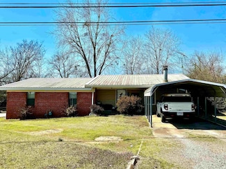 1201 N 18th St, Ozark, AR 72949
