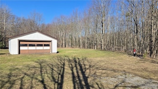 6194 Chestnut Ridge Rd, Orchard Park, NY 14127