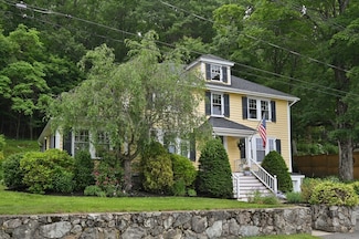 53 Lake St, Middleton, MA 01949
