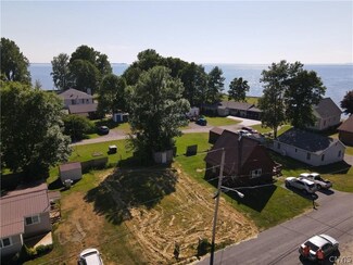 107 Brown Shores Rd, Sackets Harbor, NY 13685