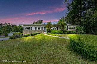 405 Barbara Dr, Roaring Brook Township, PA 18444