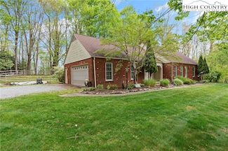 185 Green Field Ln, Boone, NC 28607