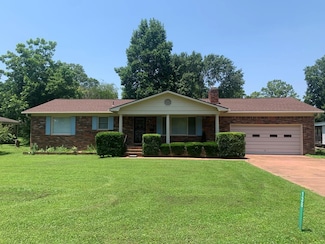 138 Carroll St S, Bruceton, TN 38317