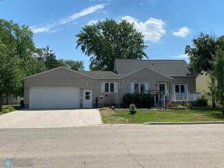 220 12th St N, Breckenridge, MN 56520