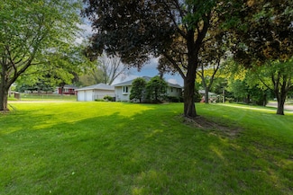 6943 Upper 5th St N, Saint Paul, MN 55128