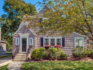 4631 Clausen Ave, Western Springs, IL 60558