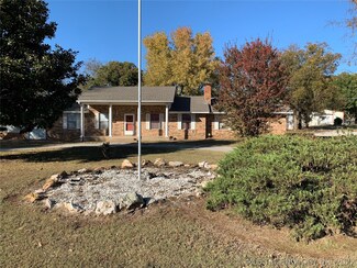603 E 8th St, Chouteau, OK 74337