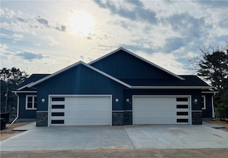 872 17th St SE, Menomonie, WI 54751