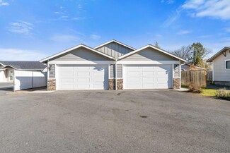 132 SW Jenn Way, Grants Pass, OR 97527