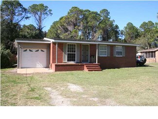 18 Apalachee St, Apalachicola, FL 32320