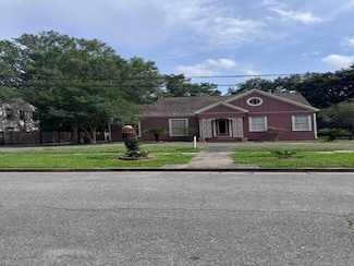 2585 North St, Beaumont, TX 77702
