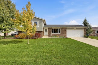 9745 Tyler St, Crown Point, IN 46307