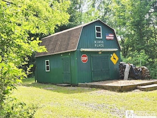 8805 Chautauqua Rd, Fredonia, NY 14063