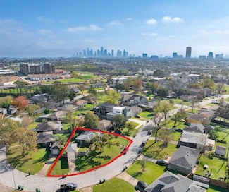 2418 Roy Cir, Houston, TX 77007
