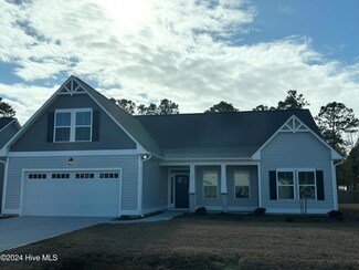 269 E Maritt St, Hampstead, NC 28443