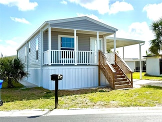 105 W Saint Johns Way, Apollo Beach, FL 33572