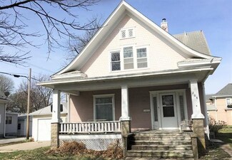 208 N 7th St, Hiawatha, KS 66434