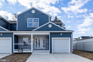 130 Kossuth St, Riverside, NJ 08075