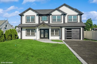275 Division Ave, Levittown, NY 11756
