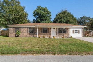 14 5th St, Shalimar, FL 32579