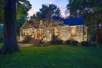 7720 Hardy St, Overland Park, KS 66204