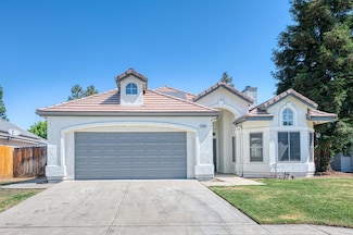 1837 Goshen Ave, Clovis, CA 93611