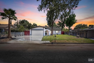 707 Acacia Ave, Bakersfield, CA 93305