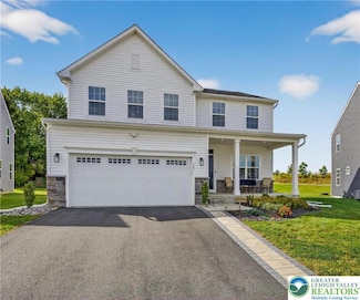 167 Aspen Ln, MacUngie, PA 18062