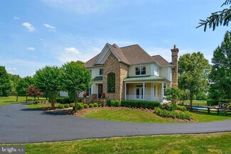 16820 Twin Maple Ln, Leesburg, VA 20176