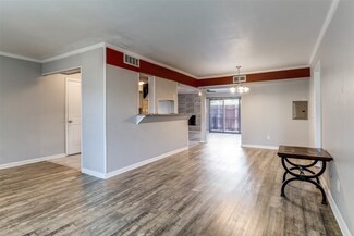 10244 Regal Oaks Dr Unit B, Dallas, TX 75230