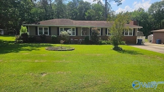 308 Waldrop Rd, Rainbow City, AL 35906