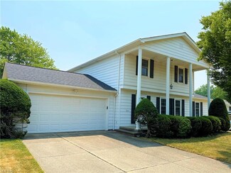 2750 Greenlawn Dr, Seven Hills, OH 44131