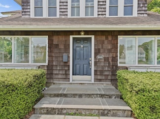 355 Main St, Old Saybrook, CT 06475