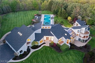 70 Basswood Ln, Chagrin Falls, OH 44022
