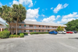 18081 SE Country Club Dr Unit 4, Tequesta, FL 33469