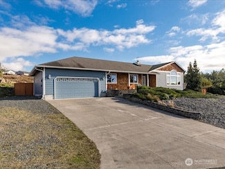 670 El Prado Ave, Coupeville, WA 98239