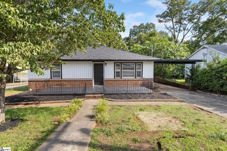 213 Pridmore St, Laurens, SC 29360