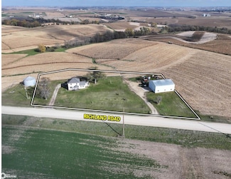 9162 Richland Rd, Cascade, IA 52033