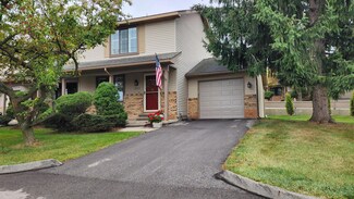 321 Wind Way Dr, Walled Lake, MI 48390