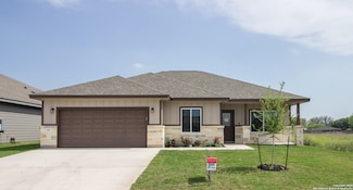 121 Lost Pines Ln, Marion, TX 78124