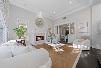 4 Colonial Dr, Newport Beach, CA 92660